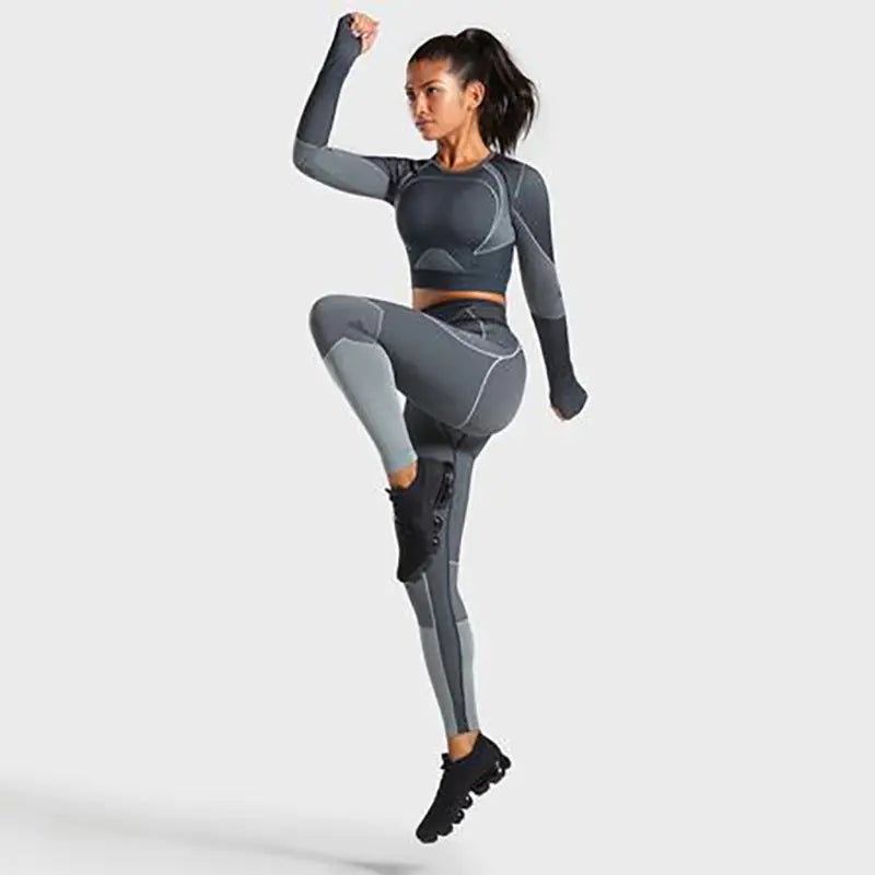 Quick-Dry Seamless Yoga Set with Heart Design
